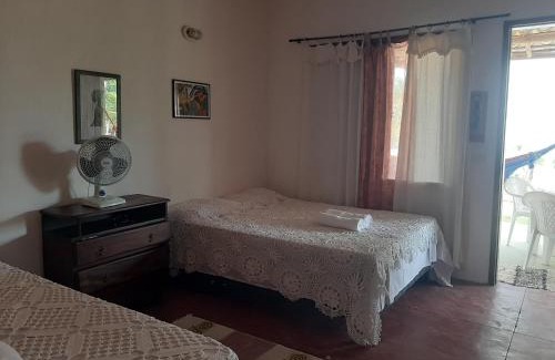 Pacatuba Casa | CHALE PERTO DA PRAIA COM DUAS SUITES E VARANDAO