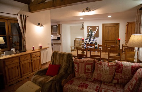 La Perriere Chalet De Esquí | Chalet 10-12 personas en el corazón del Hameau de la Tania, en el centro turístico.