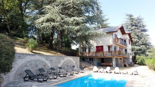Genolhac Casa | Chalet 14 pers avec vue panoramique et piscine chauffée