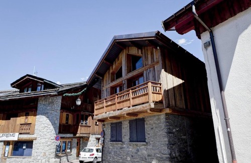 Le Praz Chalet De Esquí | Chalet, 100m del centro estación, balcón, chimenea o estufa a leña, tv, 150m², Courchevel