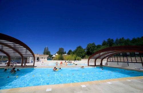 Monclar-de-Quercy Chalet De Esquí | Chalet 3 étoiles - Piscine - eebbic