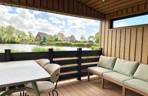 Sint Maarten Chalet De Esquí | Chalet 501b op Recreatiepark De Wielen