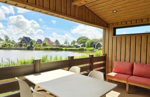 Sint Maarten Chalet De Esquí | Chalet 503a op Recreatiepark De Wielen