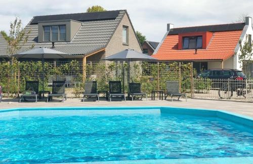Sint Maarten Chalet De Esquí | Chalet 505 op Recreatiepark De Wielen