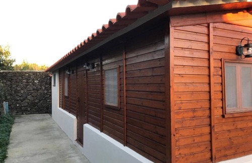Angra do Heroismo Chalet De Esquí | Chalet 'A Cabana' with Mountain View, Private Terrace and Wi-Fi