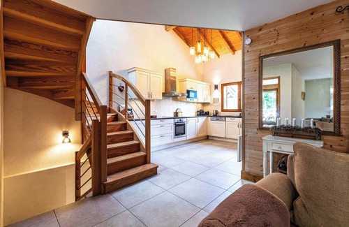 Saint-Jean-dʼAulps Casa | Chalet Abricotine, sleeps 10, Hot tub