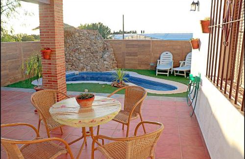 Conil de la Frontera Chalet De Esquí | Chalet acogedor con piscina
