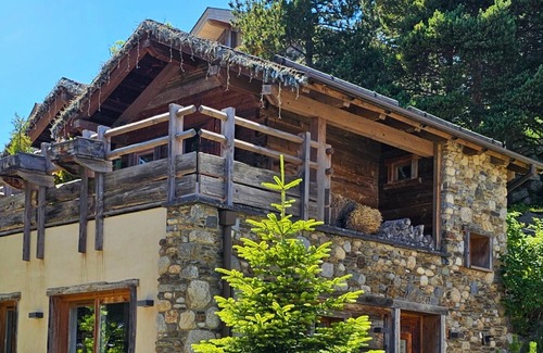 Superbolquere Chalet De Esquí | Chalet-Alnitak-De Lujo-Vista a la Montana-Habitación con desagüe
