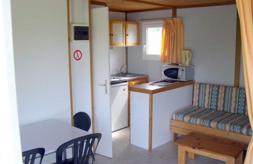 Mialet Chalet De Esquí | CHALET A LO LARGO DEL LAGO, VERDE Périgord, piscina, descanso tranquilo y perfecto.