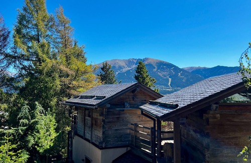 Superbolquere Chalet De Esquí | Chalet-Altair-De Lujo-Habitación con desagüe-Vista a la Montana