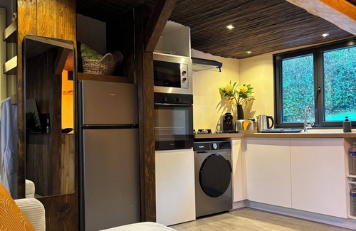 Asnieres-sur-Oise Chalet De Esquí | Chalet and Spa in the heart of nature. Private garden and jacuzzi!