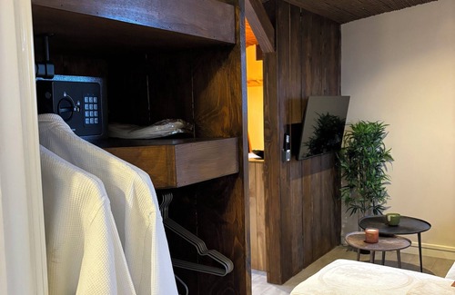 Asnieres-sur-Oise Chalet De Esquí | Chalet and Spa in the heart of nature. Private garden and jacuzzi!