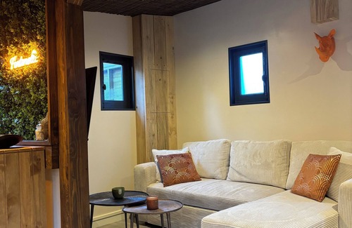 Asnieres-sur-Oise Chalet De Esquí | Chalet and Spa in the heart of nature. Private garden and jacuzzi!