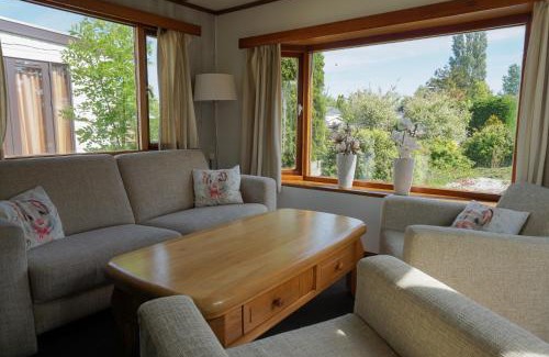 Municipality of Opmeer Chalet De Esquí | Chalet at a holiday park in Opmeer near Amsterdam