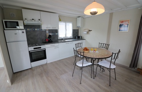 Audelange Chalet De Esquí | Chalet au Bord de L'eau