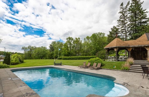 Saint-Ours Chalet De Esquí | Chalet au Bord de Leau