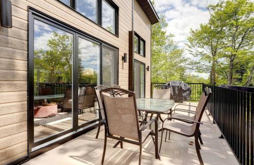 Chertsey Chalet De Esquí | Chalet Aube with Spa, Beach & Lake