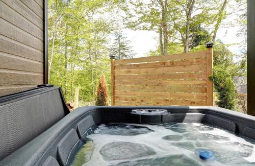 Chertsey Chalet De Esquí | Chalet Aube with Spa, Beach & Lake
