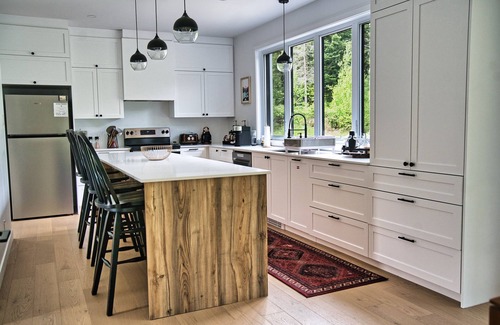 Entrelacs Chalet De Esquí | Chalet Bèlkay | 1h From Montreal | lake, hot tub, firepit, family-friendly