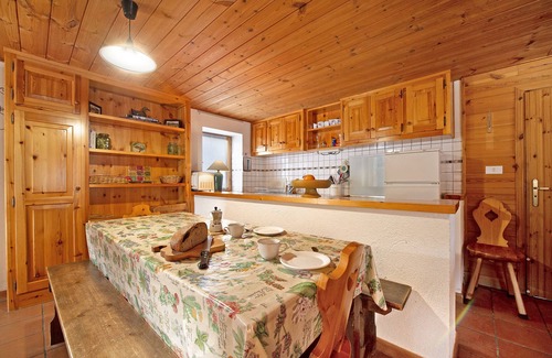 Antey-Saint-Andre Chalet De Esquí | Chalet 'Bas Vue Cervin Matterhorn' with Private Terrace and Wi-Fi