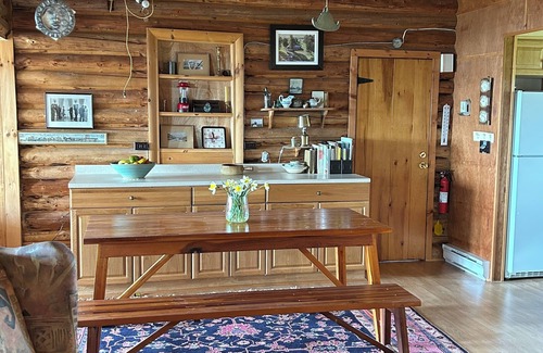 Dundee Cabaña | Chalet Beauly, panoramic views of St.Lawrence River from a Heritage Property