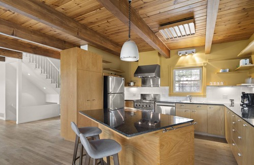 Riviere-Rouge Chalet De Esquí | Chalet Bleu - Waterfront Retreat