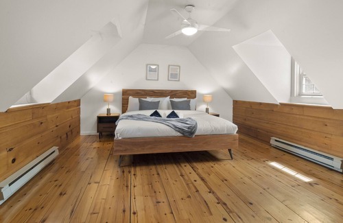 Riviere-Rouge Chalet De Esquí | Chalet Bleu - Waterfront Retreat