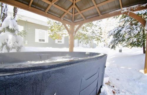 Saint Donat Casa | Chalet Boréal, SPA, LAC & SKI