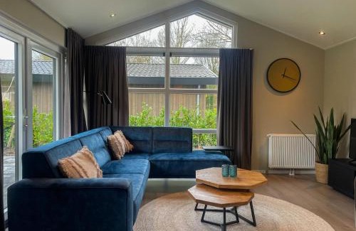 Municipality of Veldhoven Chalet De Esquí | Chalet by Park Pond in the Netherlands