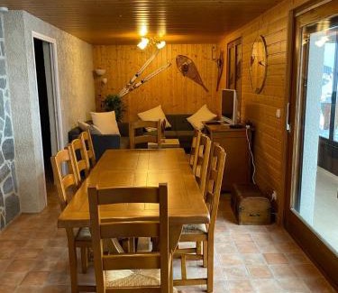 Besse-et-Saint-Anastaise Chalet De Esquí | Chalet- Capacité 8/10 pers au cœur de la station