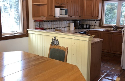 Saint Donat Cabina | Chalet Paisible au Bord du lac en Plein Coeur de la Nature sur un Domaine Boisé