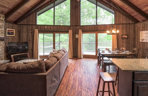 Greentown Chalet De Esquí | NUEVO Pocono Mnts Chalet Cabin-Lake Wallenpaupack-Hot Tub-Firepit-Pool Tbl-Privacy