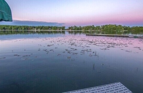 Turtle Lake Cabina | Chalet Cabin, Premier Lake, Hot tub, Sleeps 8, 1600 sq Ft., 3 bedroom, 2 bath