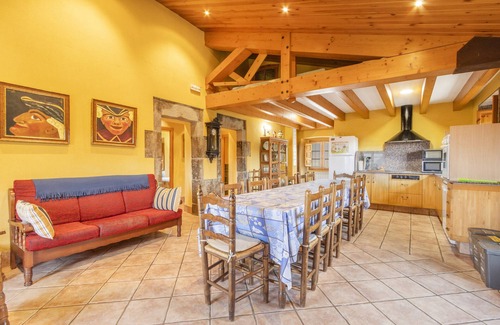 Casserres Casa | Chalet 'Cal Viudet' con vistas a la montaña, piscina privada y Wi-Fi