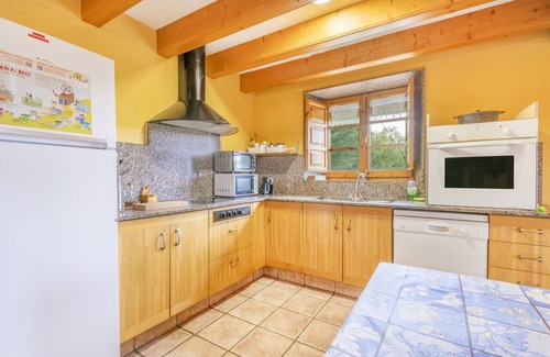 Casserres Casa | Chalet 'Cal Viudet' con vistas a la montaña, piscina privada y Wi-Fi
