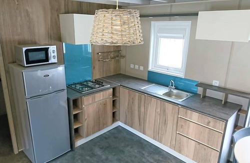 Castellane Chalet De Esquí | Camping Les Framboiseilles. Alquiler de cabaña 4 estaciones cómodas.