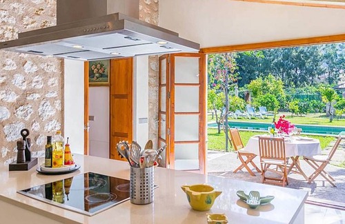 Soller Chalet De Esquí | Chalet Casa Futbol con vista a la montaña, piscina, Wi-Fi, A/C, terrazas y jardín
