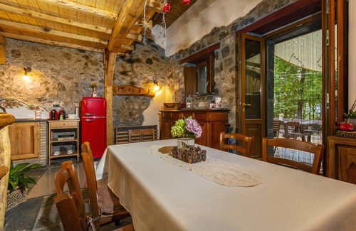 Linguaglossa Chalet De Esquí | Chalet "Casa U Parmento" en el Parque Natural del Etna con jardín y terraza