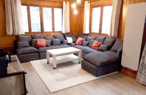 Saint-Chaffrey Chalet De Esquí | Chalet chaleureux à Saint-Chaffrey avec vue montagne et cheminée