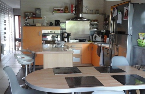 Change Casa | chalet, cerca de circuito 24h, 3 habitaciones, entrepiso, 2SDB, 135m2