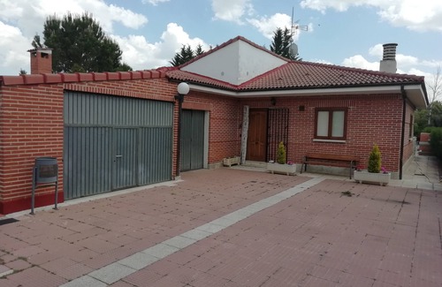Grijota Chalet De Esquí | Chalet con piscina privada