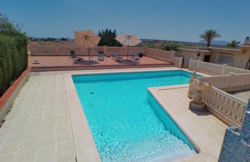 San Vicente del Raspeig Casa | Chalet con piscina Umut Homes