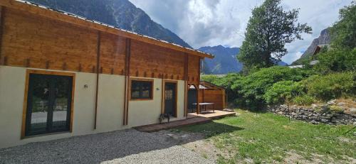 Venosc Chalet De Esquí | Chalet confortable à Les Deux Alpes 77 m² avec vue