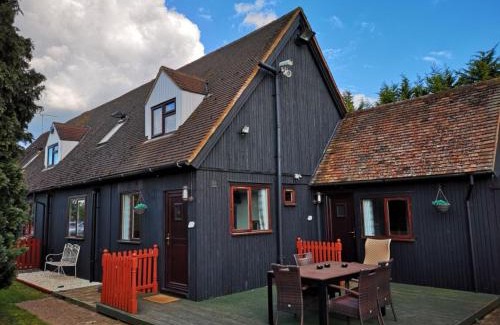 Streatley Casa | Chalet Cottages