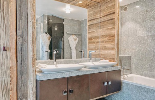 Le Praz Chalet De Esquí | Chalet Courchevel with 6 spacious bedrooms