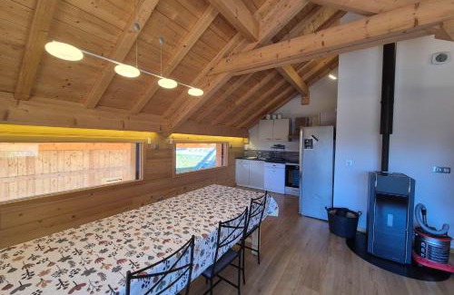 La Feclaz Chalet De Esquí | Chalet Cozy au Cœur de La Féclaz Séjour Authentique et Proche des Pistes