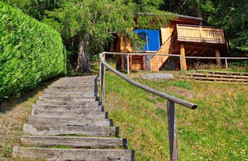 Saint-Jean-dʼAulps Cama Y Desayuno | Chalet dans les Arbres