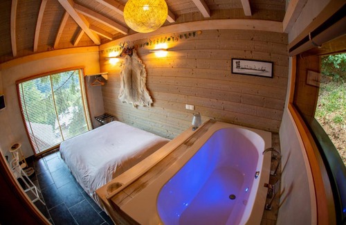 Saint-Jean-dʼAulps Cama Y Desayuno | Chalet dans les Arbres