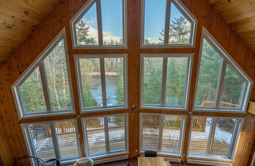 Chertsey Cabaña | Chalet de la rivière d'Amance avec Spa