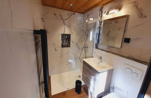 Morzine Chalet De Esquí | Chalet-Confortable-Baño con bañera-Vista a la Montana-4 étoiles